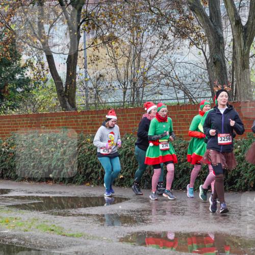 07.12.2025 - St. Pauli X-Mass-Run No. 15 Michael Burmester http://msf.ph/oto/9428362 07.12.2025 10:48:03 Laufen 3256, 274, 475, 3241 meine-sportfotos.de