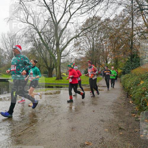 07.12.2025 - St. Pauli X-Mass-Run No. 15 Michael Burmester http://msf.ph/oto/9428364 07.12.2025 11:43:26 Laufen 417, 4418 meine-sportfotos.de