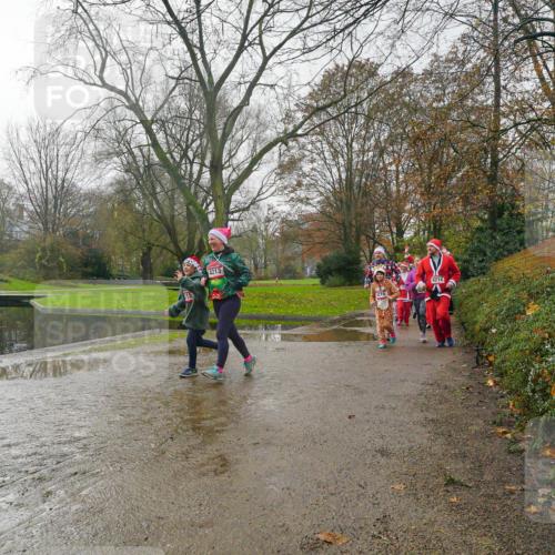 07.12.2025 - St. Pauli X-Mass-Run No. 15 Michael Burmester http://msf.ph/oto/9428419 07.12.2025 11:44:03 Laufen 4213, 4216, 4214 meine-sportfotos.de
