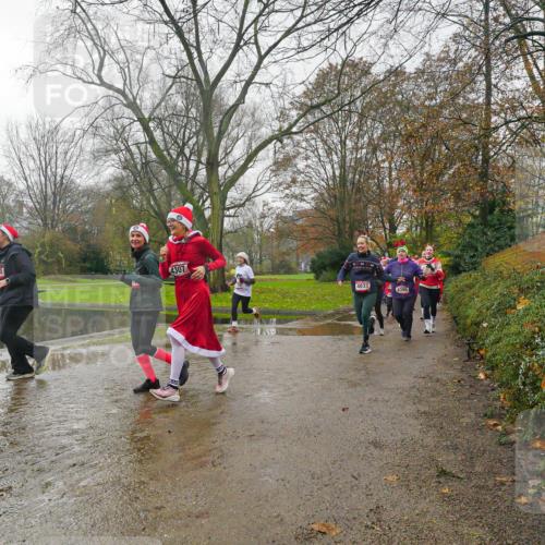 07.12.2025 - St. Pauli X-Mass-Run No. 15 Michael Burmester http://msf.ph/oto/9428464 07.12.2025 11:44:19 Laufen 4307, 4033, 4390 meine-sportfotos.de