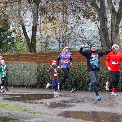 07.12.2025 - St. Pauli X-Mass-Run No. 15 Michael Burmester http://msf.ph/oto/9428487 07.12.2025 11:01:41 Laufen 3309, 3201, 3129, 3138 meine-sportfotos.de