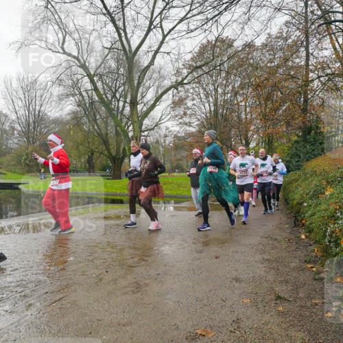 07.12.2025 - St. Pauli X-Mass-Run No. 15 Michael Burmester http://msf.ph/oto/9428495 07.12.2025 11:44:29 Laufen 374, 3427, 3595, 4731 meine-sportfotos.de