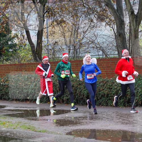 07.12.2025 - St. Pauli X-Mass-Run No. 15 Michael Burmester http://msf.ph/oto/9428503 07.12.2025 11:01:56 Laufen 2581, 295, 302 meine-sportfotos.de