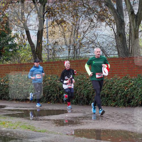 07.12.2025 - St. Pauli X-Mass-Run No. 15 Michael Burmester http://msf.ph/oto/9428550 07.12.2025 11:02:49 Laufen 307, 2597, 2766, 765 meine-sportfotos.de