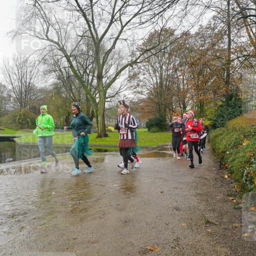 07.12.2025 - St. Pauli X-Mass-Run No. 15 Michael Burmester http://msf.ph/oto/9428554 07.12.2025 11:44:49 Laufen 3985, 4748 meine-sportfotos.de