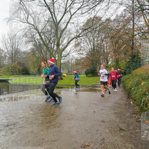 07.12.2025 - St. Pauli X-Mass-Run No. 15 Michael Burmester http://msf.ph/oto/9428565 07.12.2025 11:44:53 Laufen 4724, 2414 meine-sportfotos.de