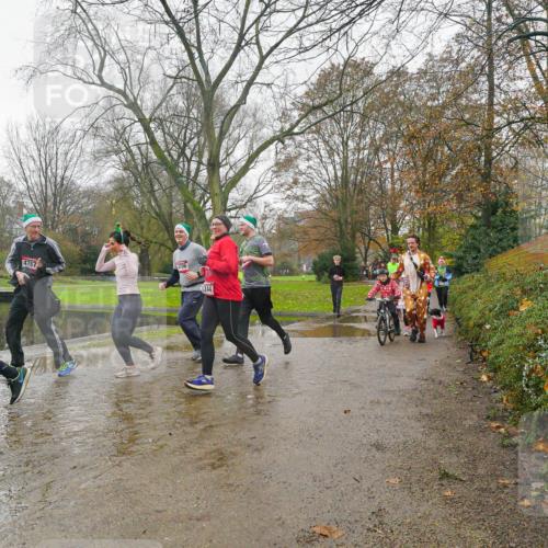 07.12.2025 - St. Pauli X-Mass-Run No. 15 Michael Burmester http://msf.ph/oto/9428588 07.12.2025 11:45:00 Laufen 19, 4787, 4786, 1244 meine-sportfotos.de