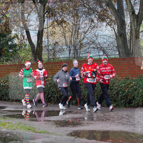 07.12.2025 - St. Pauli X-Mass-Run No. 15 Michael Burmester http://msf.ph/oto/9428604 07.12.2025 11:03:37 Laufen 2379, 3475, 15, 1320, 2024, 2026, 3094 meine-sportfotos.de