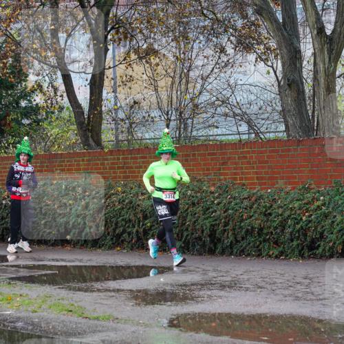 07.12.2025 - St. Pauli X-Mass-Run No. 15 Michael Burmester http://msf.ph/oto/9428629 07.12.2025 11:04:18 Laufen 2069, 2066, 278, 2063, 3314, 2601 meine-sportfotos.de