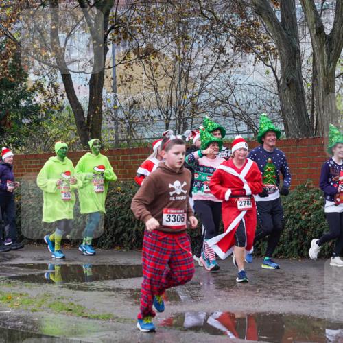 07.12.2025 - St. Pauli X-Mass-Run No. 15 Michael Burmester http://msf.ph/oto/9428637 07.12.2025 11:04:22 Laufen 2812, 2990, 205, 209, 2787, 059, 3306, 2074, 063 meine-sportfotos.de