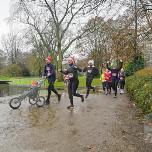 07.12.2025 - St. Pauli X-Mass-Run No. 15 Michael Burmester http://msf.ph/oto/9428671 07.12.2025 11:45:40 Laufen 3972, 1979, 3978, 3974, 3977, 140 meine-sportfotos.de
