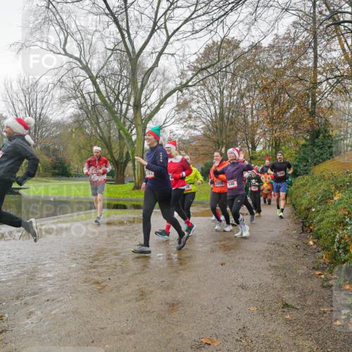 07.12.2025 - St. Pauli X-Mass-Run No. 15 Michael Burmester http://msf.ph/oto/9428677 07.12.2025 11:45:42 Laufen 3877, 38, 2009, 140, 587 meine-sportfotos.de