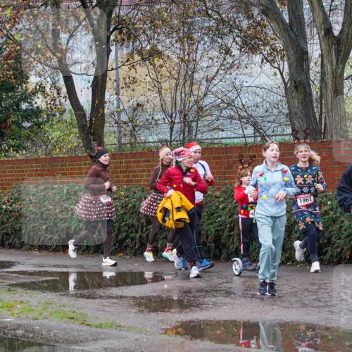 07.12.2025 - St. Pauli X-Mass-Run No. 15 Michael Burmester http://msf.ph/oto/9428678 07.12.2025 11:04:45 Laufen 1961, 3956 meine-sportfotos.de