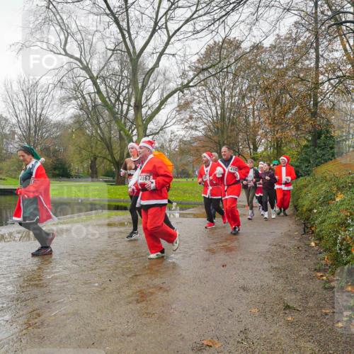 07.12.2025 - St. Pauli X-Mass-Run No. 15 Michael Burmester http://msf.ph/oto/9428694 07.12.2025 11:45:49 Laufen 4167, 4165 meine-sportfotos.de