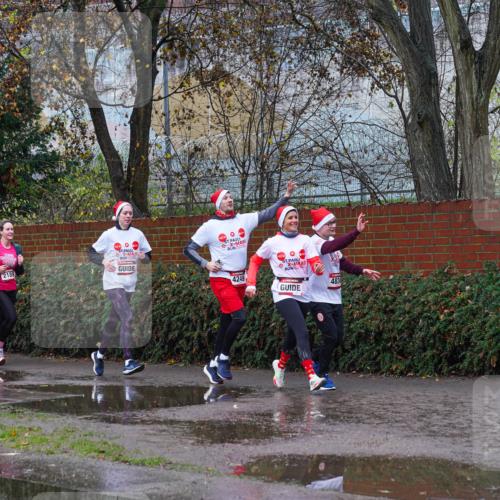 07.12.2025 - St. Pauli X-Mass-Run No. 15 Michael Burmester http://msf.ph/oto/9428713 07.12.2025 11:05:19 Laufen 2190, 2189, 4249, 481 meine-sportfotos.de