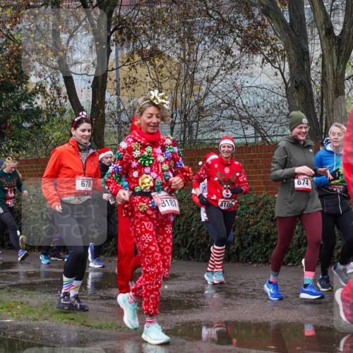 07.12.2025 - St. Pauli X-Mass-Run No. 15 Michael Burmester http://msf.ph/oto/9428755 07.12.2025 11:05:43 Laufen 678, 3181, 4105, 3068, 674, 42, 2 meine-sportfotos.de