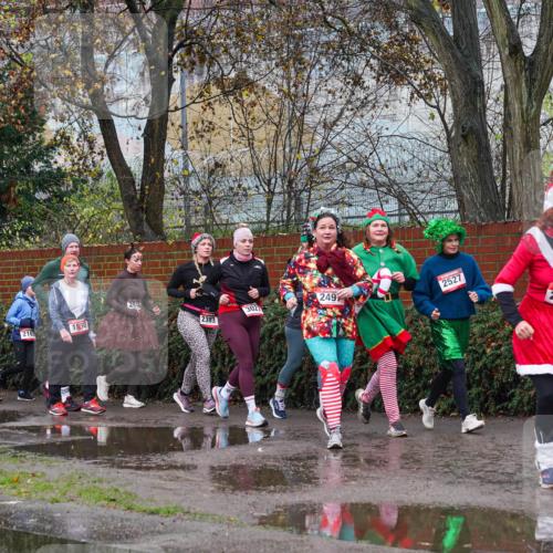07.12.2025 - St. Pauli X-Mass-Run No. 15 Michael Burmester http://msf.ph/oto/9428785 07.12.2025 11:06:04 Laufen 2164, 216, 2527, 303, 249, 3027, 216, 1930, 2383, 2405 meine-sportfotos.de