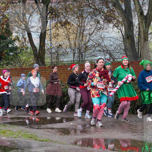 07.12.2025 - St. Pauli X-Mass-Run No. 15 Michael Burmester http://msf.ph/oto/9428787 07.12.2025 11:06:04 Laufen 3328, 25, 2164, 3303, 21, 150, 30, 2497, 2527, 2655, 2405 meine-sportfotos.de