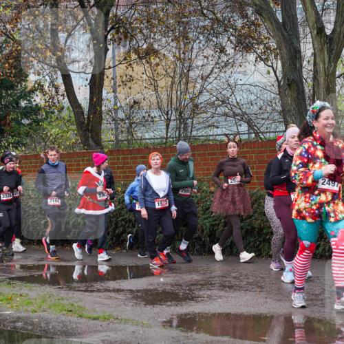 07.12.2025 - St. Pauli X-Mass-Run No. 15 Michael Burmester http://msf.ph/oto/9428790 07.12.2025 11:06:06 Laufen 2637, 28, 2145, 3328, 225, 2164, 15, 0, 2980, 295, 2497, 265 meine-sportfotos.de