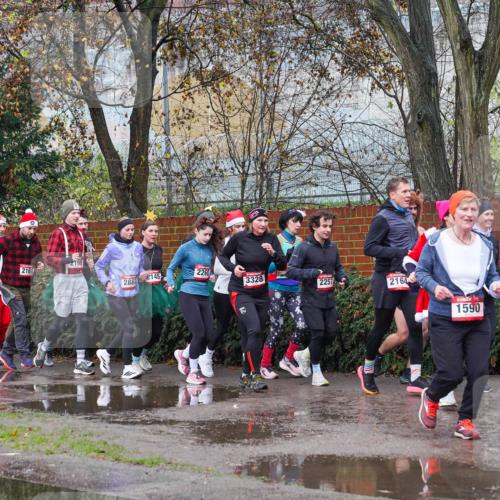 07.12.2025 - St. Pauli X-Mass-Run No. 15 Michael Burmester http://msf.ph/oto/9428797 07.12.2025 11:06:08 Laufen 2161, 145, 2260, 288, 3328, 2257, 2164, 216, 1590, 2980 meine-sportfotos.de