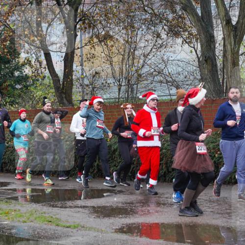 07.12.2025 - St. Pauli X-Mass-Run No. 15 Michael Burmester http://msf.ph/oto/9428845 07.12.2025 11:06:41 Laufen 3143, 641, 3301, 3296, 228, 305, 3184, 05, 2213, 90 meine-sportfotos.de