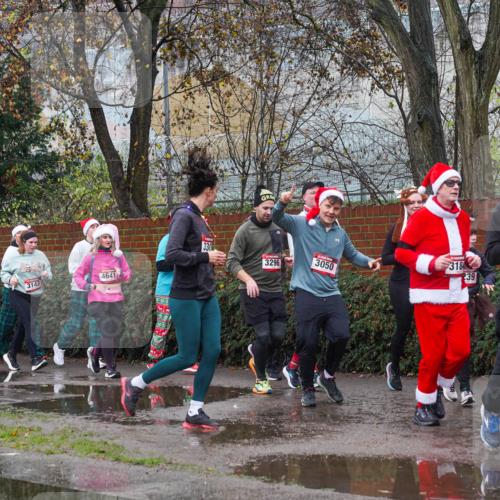 07.12.2025 - St. Pauli X-Mass-Run No. 15 Michael Burmester http://msf.ph/oto/9428846 07.12.2025 11:06:43 Laufen 273, 27, 3297, 2730, 3143, 4641, 330, 3296, 3050, 318, 239, 06, 323 meine-sportfotos.de
