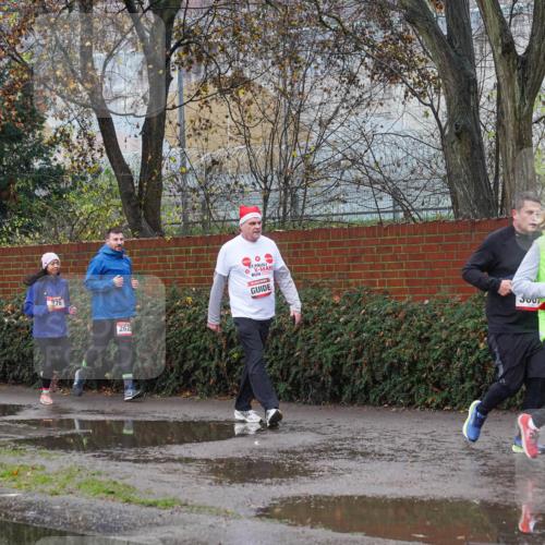 07.12.2025 - St. Pauli X-Mass-Run No. 15 Michael Burmester http://msf.ph/oto/9428866 07.12.2025 11:06:56 Laufen 4653, 276, 2623, 300, 24 meine-sportfotos.de