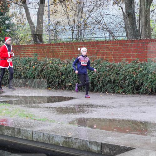 07.12.2025 - St. Pauli X-Mass-Run No. 15 Michael Burmester http://msf.ph/oto/9428867 07.12.2025 09:39:17 Laufen 1655, 3255 meine-sportfotos.de
