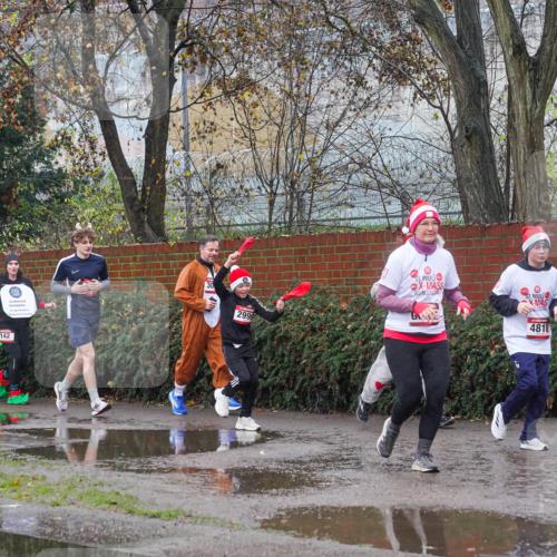 07.12.2025 - St. Pauli X-Mass-Run No. 15 Michael Burmester http://msf.ph/oto/9428877 07.12.2025 11:07:03 Laufen 142, 2999, 4818 meine-sportfotos.de