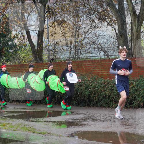 07.12.2025 - St. Pauli X-Mass-Run No. 15 Michael Burmester http://msf.ph/oto/9428881 07.12.2025 11:07:05 Laufen 340, 142, 3004 meine-sportfotos.de