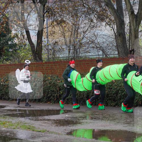 07.12.2025 - St. Pauli X-Mass-Run No. 15 Michael Burmester http://msf.ph/oto/9428885 07.12.2025 11:07:07 Laufen 142, 340 meine-sportfotos.de