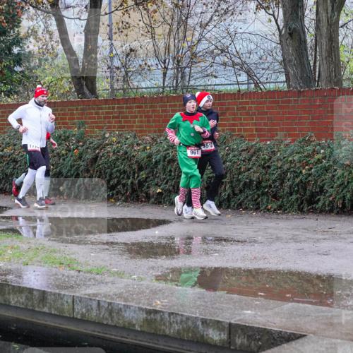 07.12.2025 - St. Pauli X-Mass-Run No. 15 Michael Burmester http://msf.ph/oto/9428910 07.12.2025 09:40:17 Laufen 961, 3513 meine-sportfotos.de