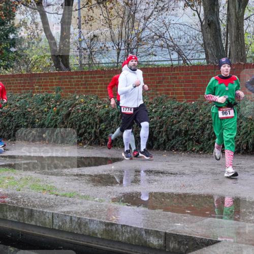 07.12.2025 - St. Pauli X-Mass-Run No. 15 Michael Burmester http://msf.ph/oto/9428913 07.12.2025 09:40:18 Laufen 1774, 497, 961, 3513, 3013 meine-sportfotos.de