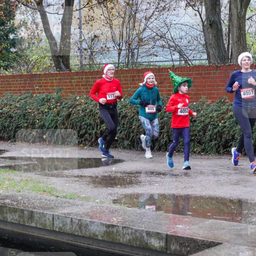 07.12.2025 - St. Pauli X-Mass-Run No. 15 Michael Burmester http://msf.ph/oto/9428925 07.12.2025 09:40:36 Laufen 1173, 922, 4051, 655, 4052 meine-sportfotos.de