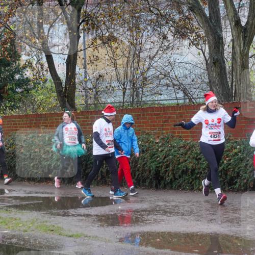 07.12.2025 - St. Pauli X-Mass-Run No. 15 Michael Burmester http://msf.ph/oto/9428931 07.12.2025 11:15:22 Laufen 4826, 4831, 4834, 4833 meine-sportfotos.de
