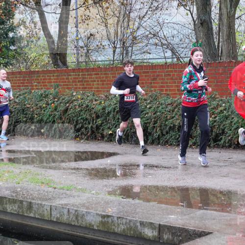 07.12.2025 - St. Pauli X-Mass-Run No. 15 Michael Burmester http://msf.ph/oto/9428953 07.12.2025 09:40:56 Laufen 2205, 3310, 2964 meine-sportfotos.de