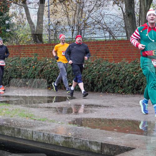 07.12.2025 - St. Pauli X-Mass-Run No. 15 Michael Burmester http://msf.ph/oto/9428996 07.12.2025 09:41:24 Laufen 3405, 32, 1294 meine-sportfotos.de