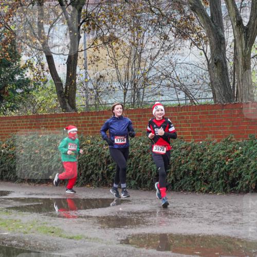 07.12.2025 - St. Pauli X-Mass-Run No. 15 Michael Burmester http://msf.ph/oto/9429029 07.12.2025 11:21:05 Laufen 2715, 1756, 3575 meine-sportfotos.de