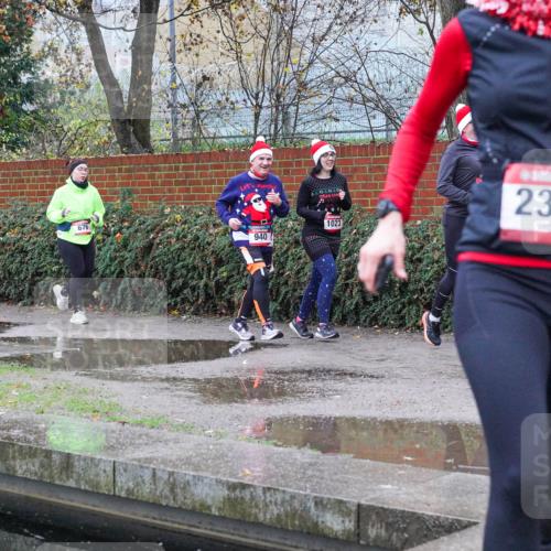 07.12.2025 - St. Pauli X-Mass-Run No. 15 Michael Burmester http://msf.ph/oto/9429103 07.12.2025 09:42:47 Laufen 940, 1023, 2348 meine-sportfotos.de