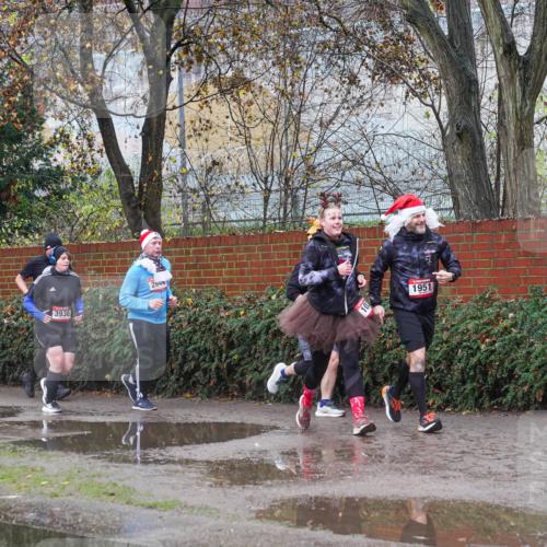 07.12.2025 - St. Pauli X-Mass-Run No. 15 Michael Burmester http://msf.ph/oto/9429129 07.12.2025 11:22:44 Laufen 3930, 2649, 1951 meine-sportfotos.de