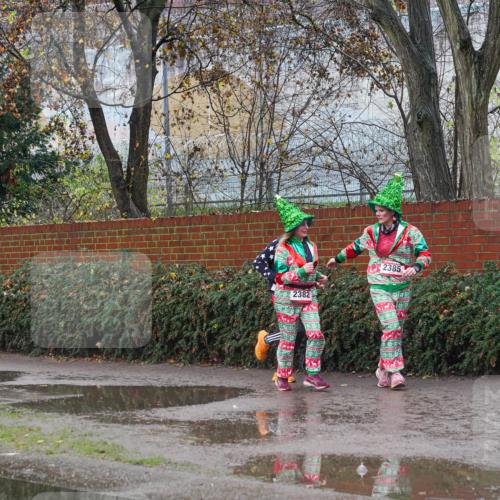 07.12.2025 - St. Pauli X-Mass-Run No. 15 Michael Burmester http://msf.ph/oto/9429152 07.12.2025 11:22:57 Laufen 2382, 2385 meine-sportfotos.de