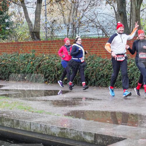 07.12.2025 - St. Pauli X-Mass-Run No. 15 Michael Burmester http://msf.ph/oto/9429171 07.12.2025 09:43:26 Laufen 30, 3892, 2975, 2973 meine-sportfotos.de