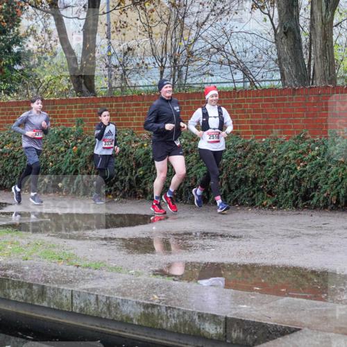 07.12.2025 - St. Pauli X-Mass-Run No. 15 Michael Burmester http://msf.ph/oto/9429177 07.12.2025 09:43:31 Laufen 3311, 3334, 2510 meine-sportfotos.de