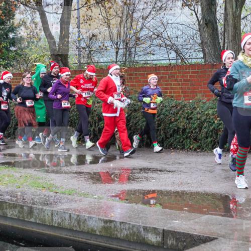 07.12.2025 - St. Pauli X-Mass-Run No. 15 Michael Burmester http://msf.ph/oto/9429191 07.12.2025 09:43:39 Laufen 176, 1934, 443, 442, 626, 216, 185, 792, 800, 3734, 3186 meine-sportfotos.de