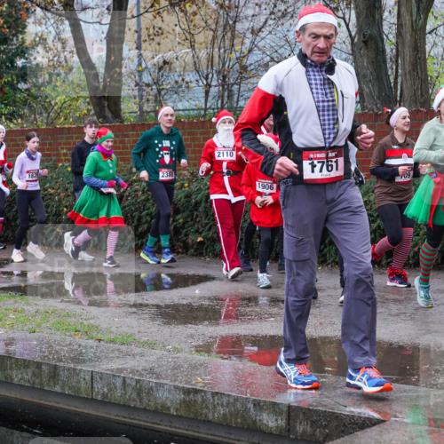 07.12.2025 - St. Pauli X-Mass-Run No. 15 Michael Burmester http://msf.ph/oto/9429227 07.12.2025 09:44:00 Laufen 3870, 182, 2380, 2110, 1906, 1761, 60, 1481 meine-sportfotos.de