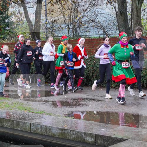 07.12.2025 - St. Pauli X-Mass-Run No. 15 Michael Burmester http://msf.ph/oto/9429232 07.12.2025 09:44:03 Laufen 222, 1506, 3870, 1717, 2366, 1887, 333, 3333, 3231, 1828, 238, 1906 meine-sportfotos.de