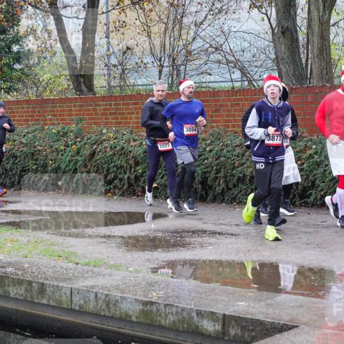 07.12.2025 - St. Pauli X-Mass-Run No. 15 Michael Burmester http://msf.ph/oto/9429241 07.12.2025 09:44:08 Laufen 2923, 3894, 3877, 1222 meine-sportfotos.de