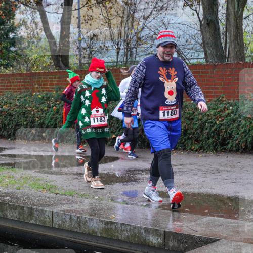 07.12.2025 - St. Pauli X-Mass-Run No. 15 Michael Burmester http://msf.ph/oto/9429285 07.12.2025 09:44:29 Laufen 1183, 1180, 17 meine-sportfotos.de