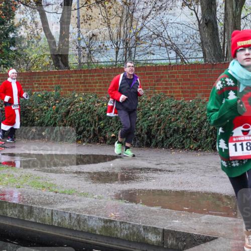 07.12.2025 - St. Pauli X-Mass-Run No. 15 Michael Burmester http://msf.ph/oto/9429290 07.12.2025 09:44:32 Laufen 4552, 363, 1183 meine-sportfotos.de