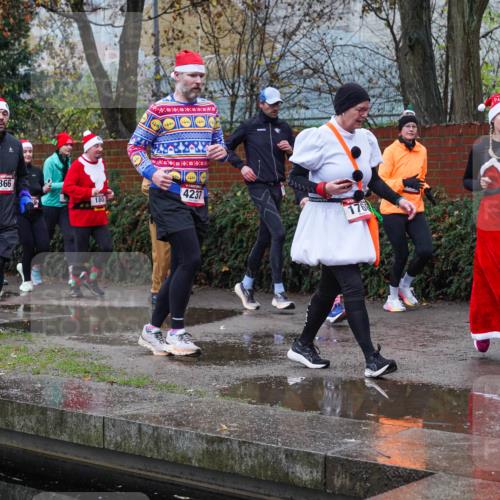 07.12.2025 - St. Pauli X-Mass-Run No. 15 Michael Burmester http://msf.ph/oto/9429352 07.12.2025 09:45:05 Laufen 366, 180, 4237, 176, 4235, 14 meine-sportfotos.de
